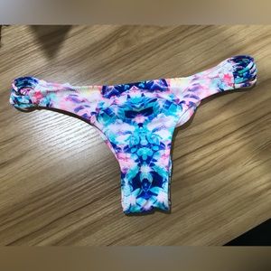 New Victoria’s Secret super Strappy Itsy